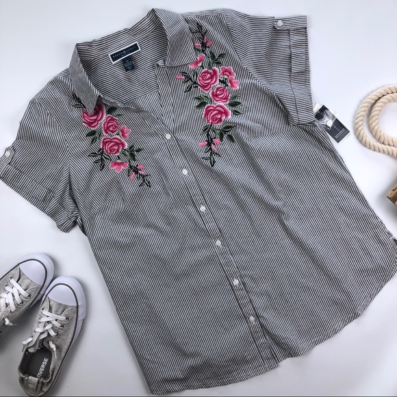 Karen Scott Tops - Karen Scott Gray/White Embroidered Button Top 1X